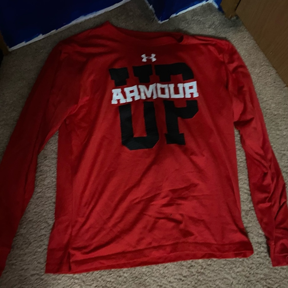Under armor shirt